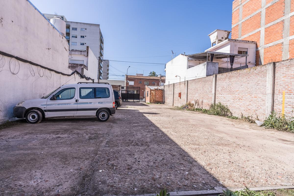 Terreno Lote en Venta excelente ubicación actual estacionamiento rentable, idel edificio