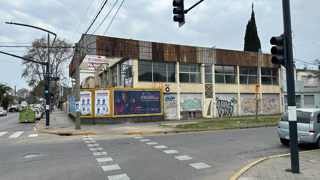 venta imponente esquina corredor comercial