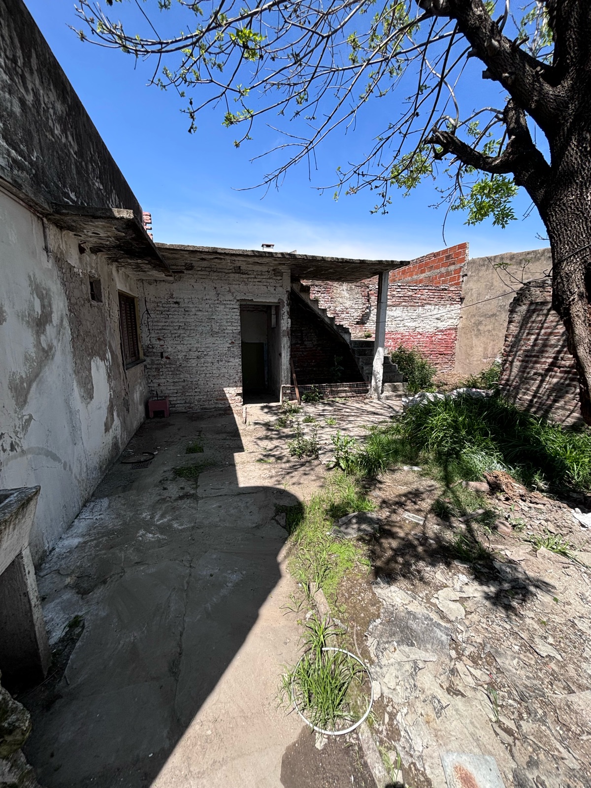 Casa 3 amb en alquiler con cochera - Lanús Oeste