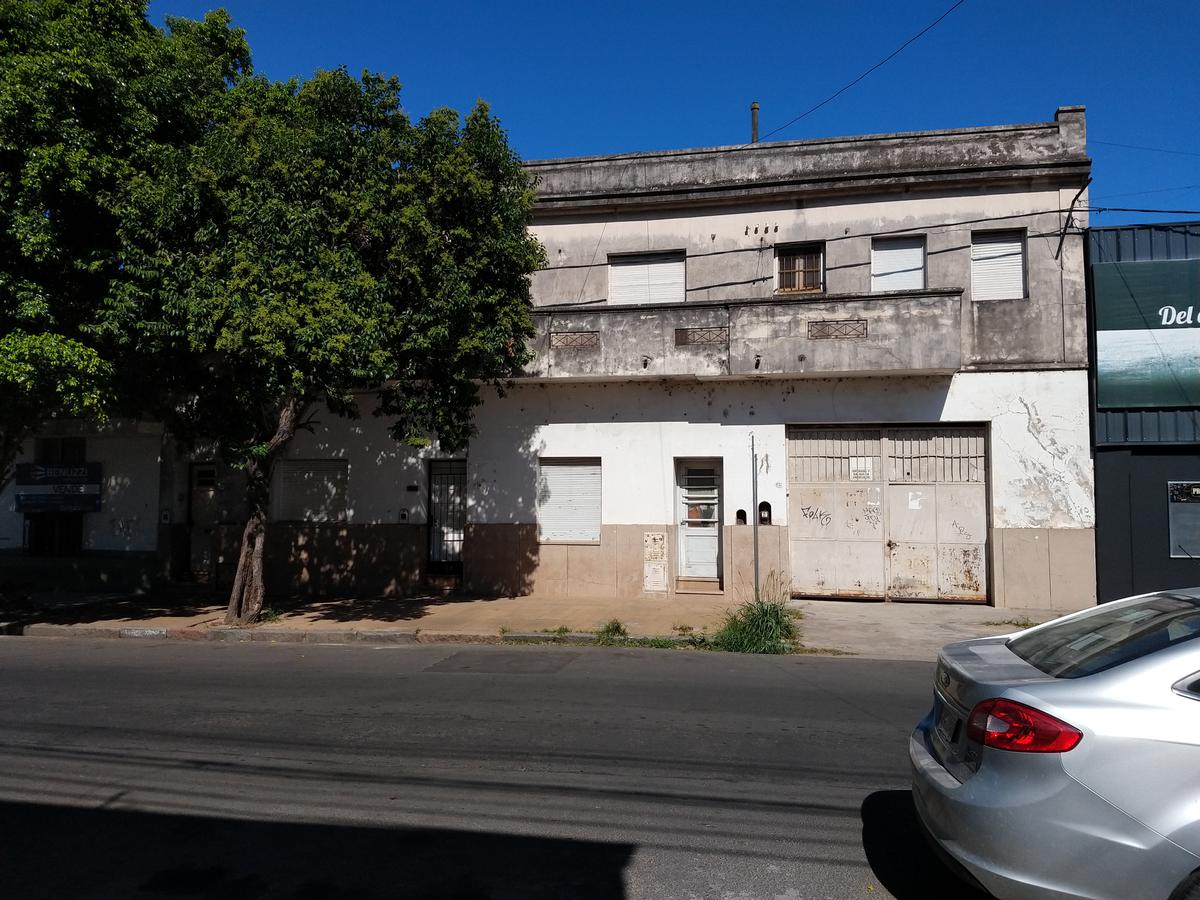 Gran Terreno c/construcción  a Reciclar Demoler