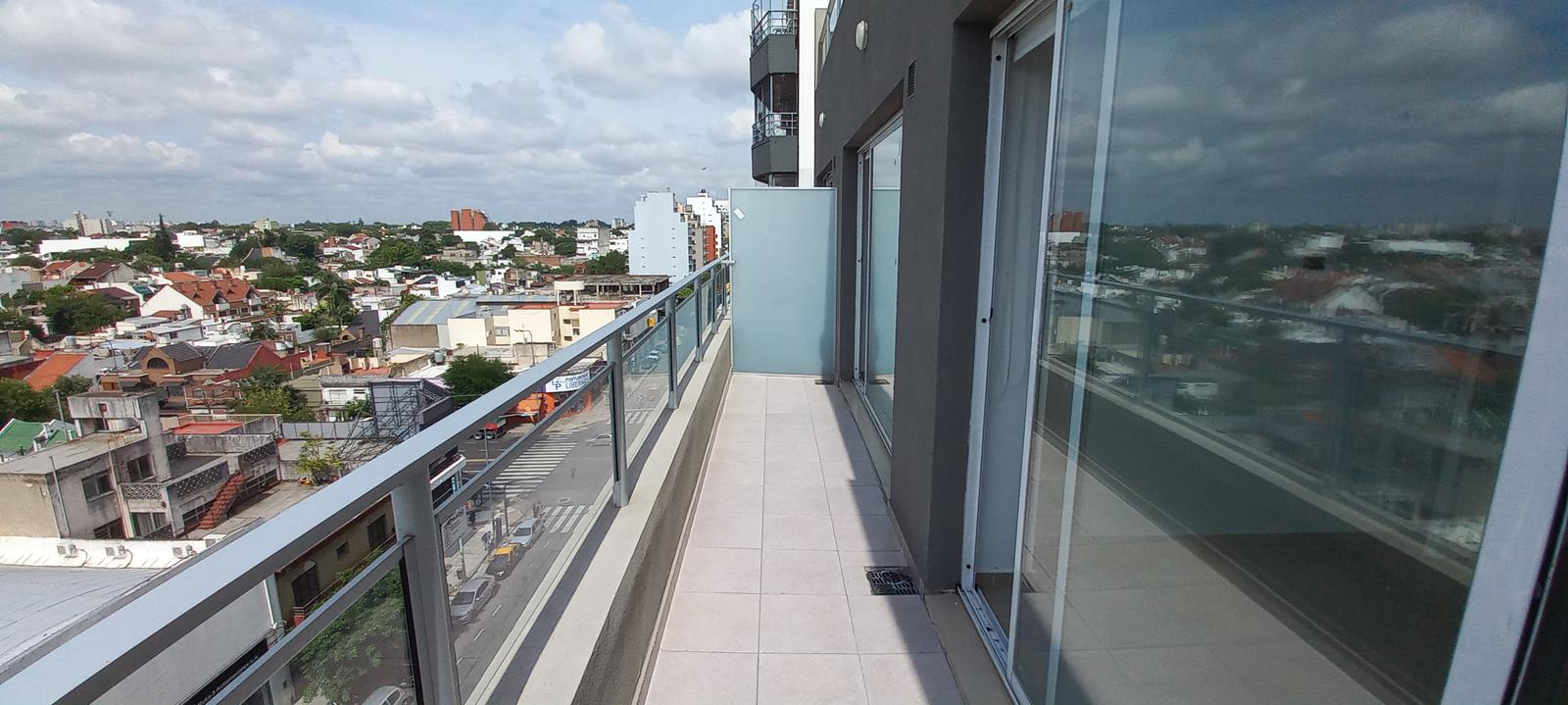 Venta - Departamento - 3 Ambientes - Cochera - Flores