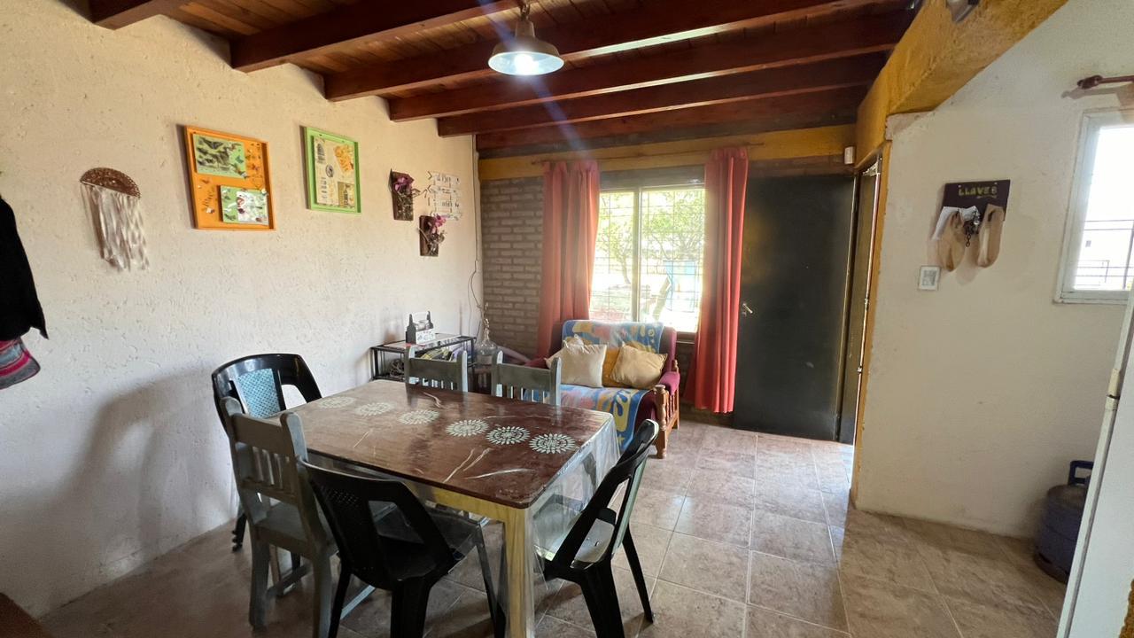 CASA EN COSQUIN CON PILETA A 100 M DE RUTA 38 Y VISTA AL CERRO PAN DE AZUCAR Y A 1 KM DEL RIO LAS JUNTURAS REF: 2018