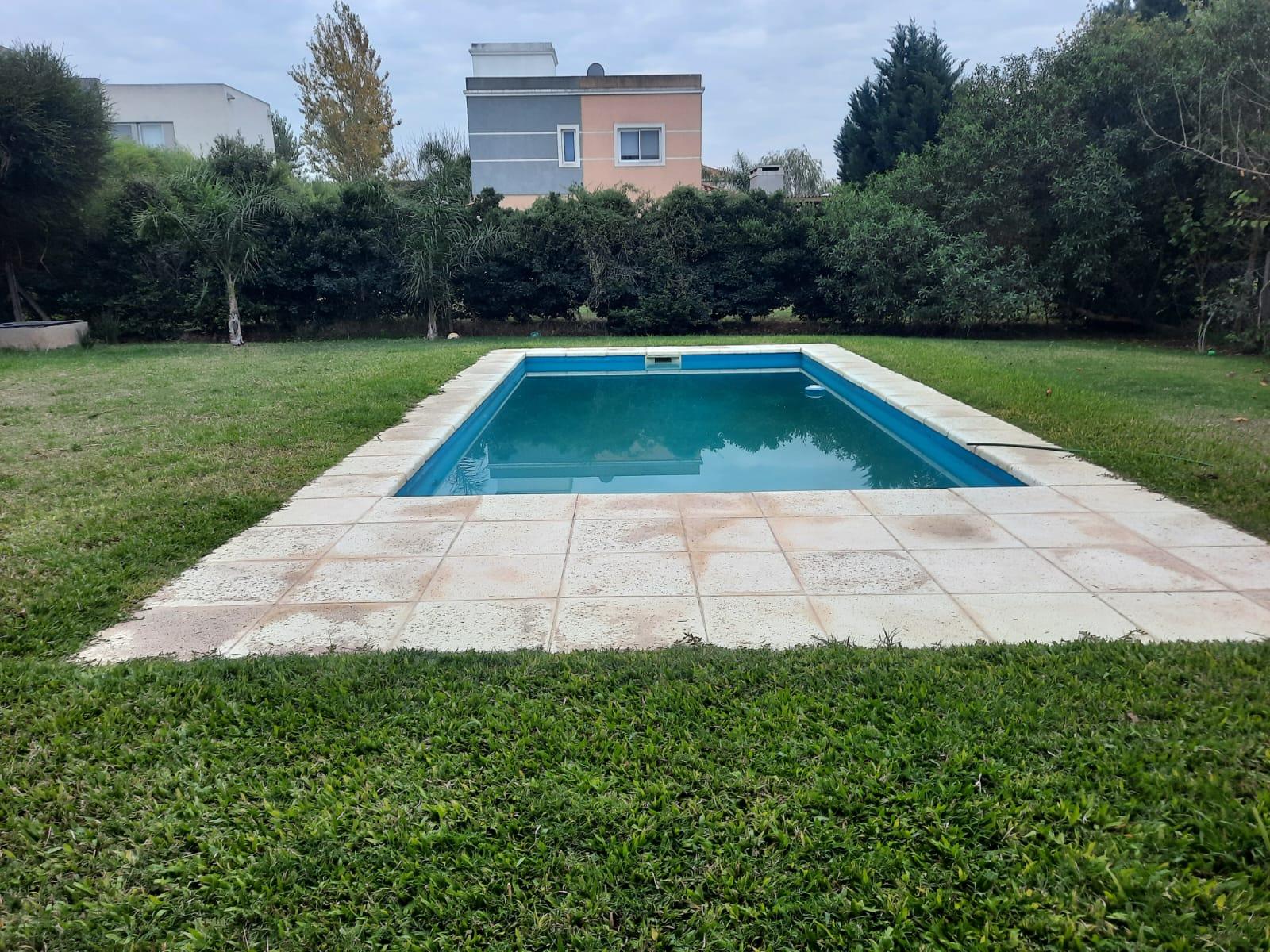 Venta Casa 3 dormitorios y escritorio, pileta