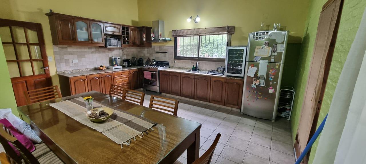 Casa Quinta en Venta 4 ambientes González Catan con Jardin y Pileta