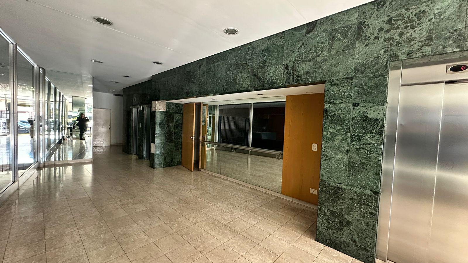 Av Directorio 200, Departamento 2 Ambientes con Balcón, Tipo Torre en Caballito