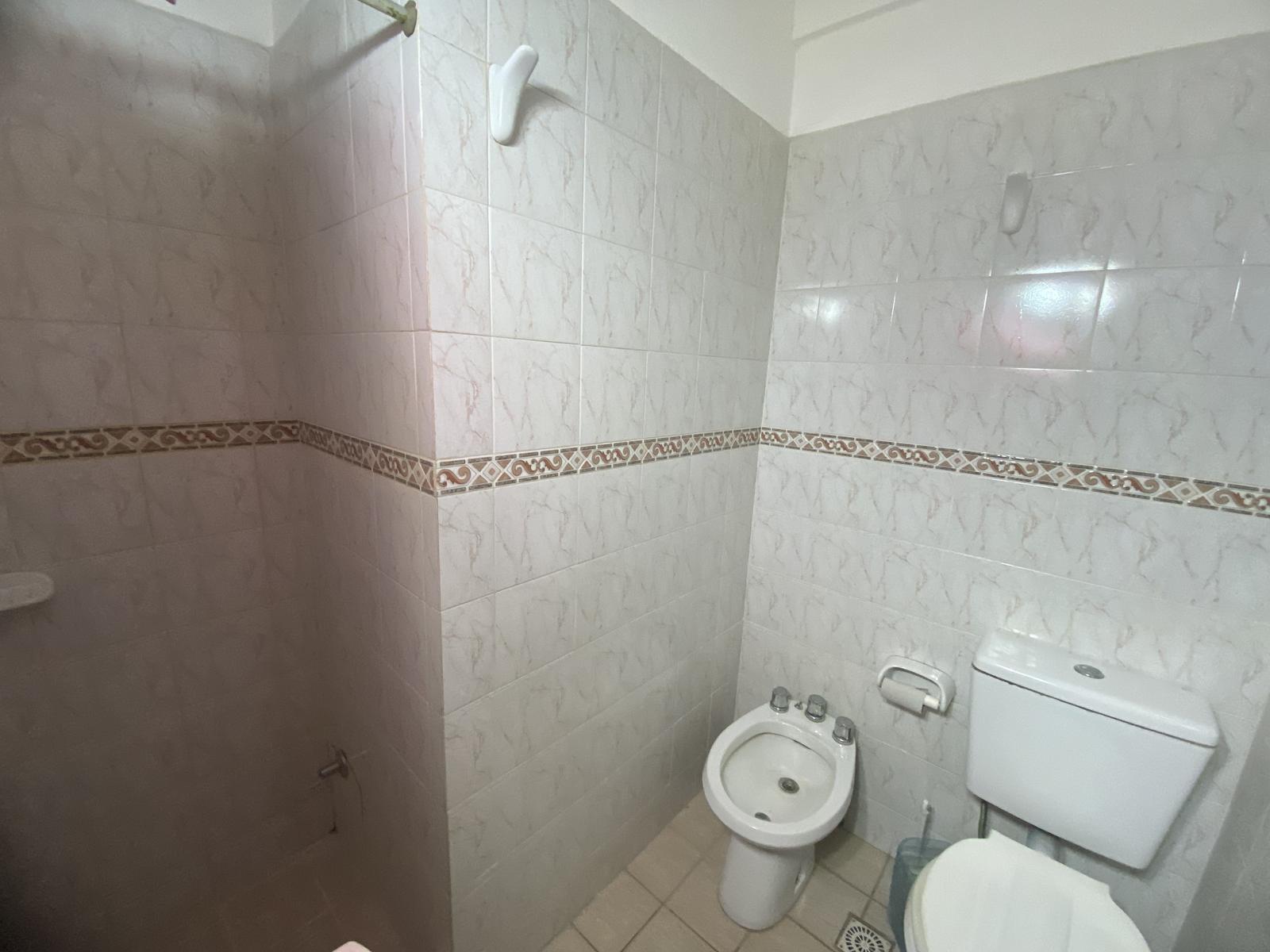 DEPARTAMENTO EN MAR DE AJO EN VENTA - DOS AMBIENTES  - CENTRO COMERCIAL - GARAGE