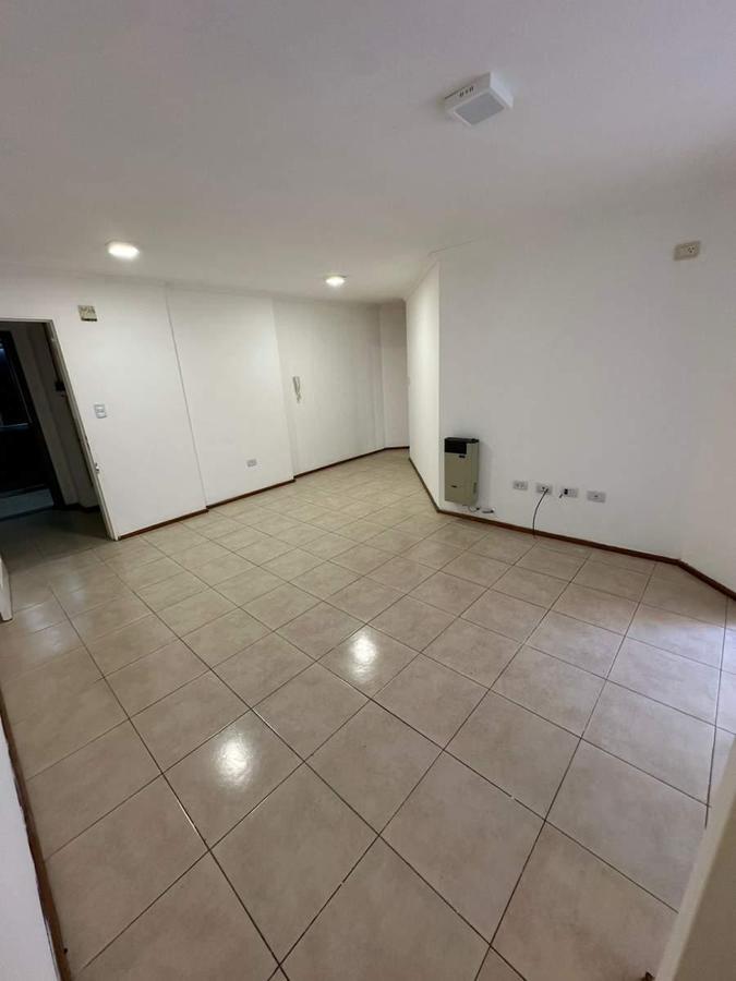 Departamento de 2 dorm Nueva Cordoba. Desocupado