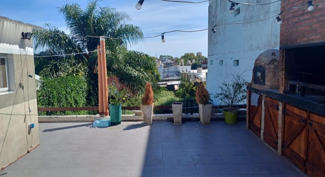 PH en venta - 5 Dormitorios 3 Baños - 300Mts2 - Floresta