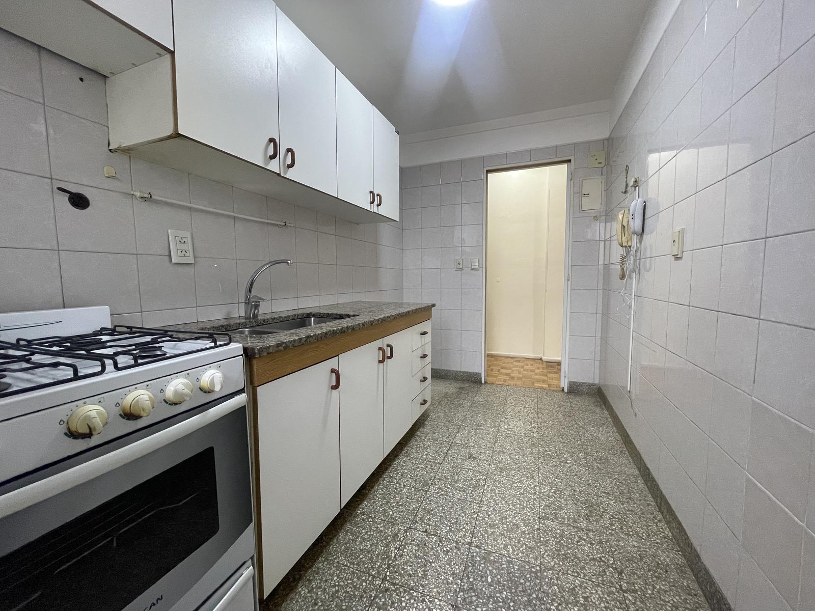 Departamento en alquiler 4 ambientes con cochera - Colegiales