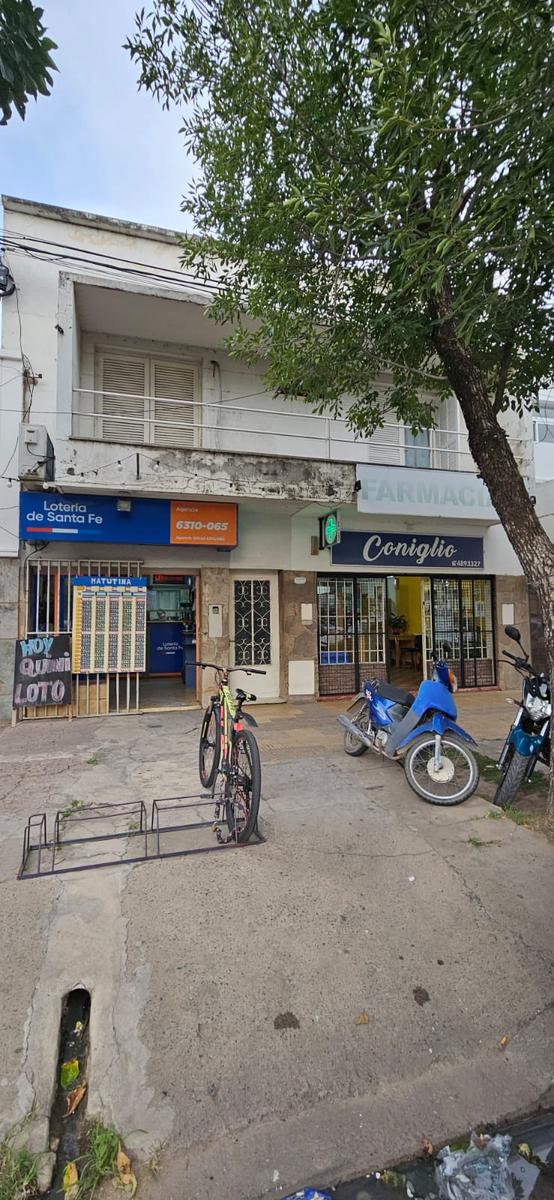 Venta Casa Con 2 Locales Comerciales- Excelente Ubicación