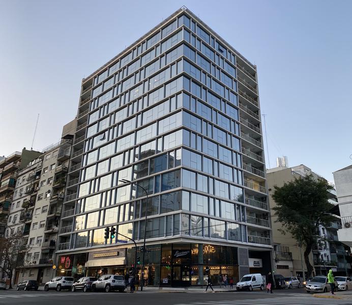 Libertador y Juramento Edificio AISENSON AAA  85m2 Piso alto para Ingresar 1ro NOV