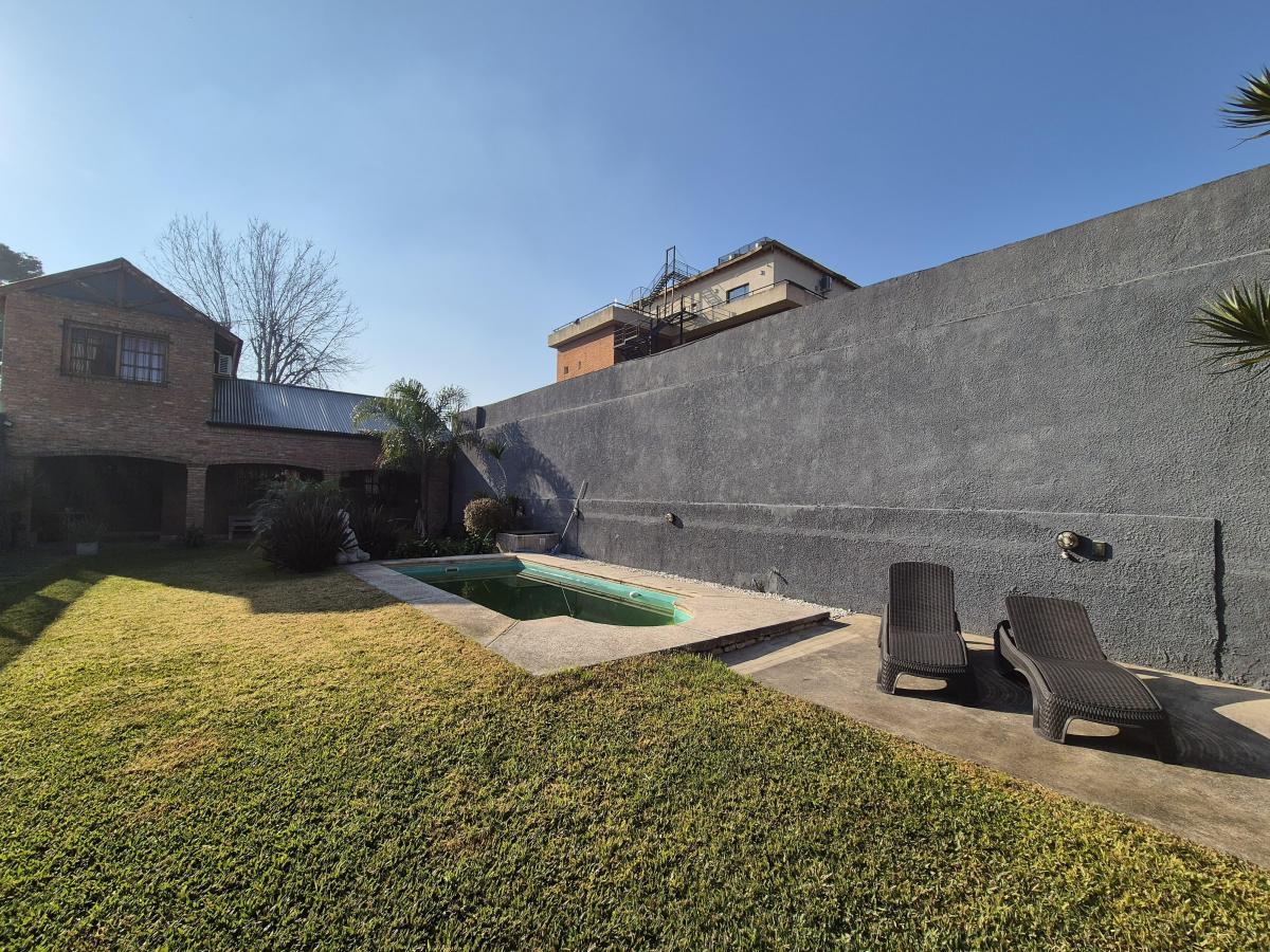 Casa en Pacheco, Tigre, 8 ambientes, piscina, quincho, cochera