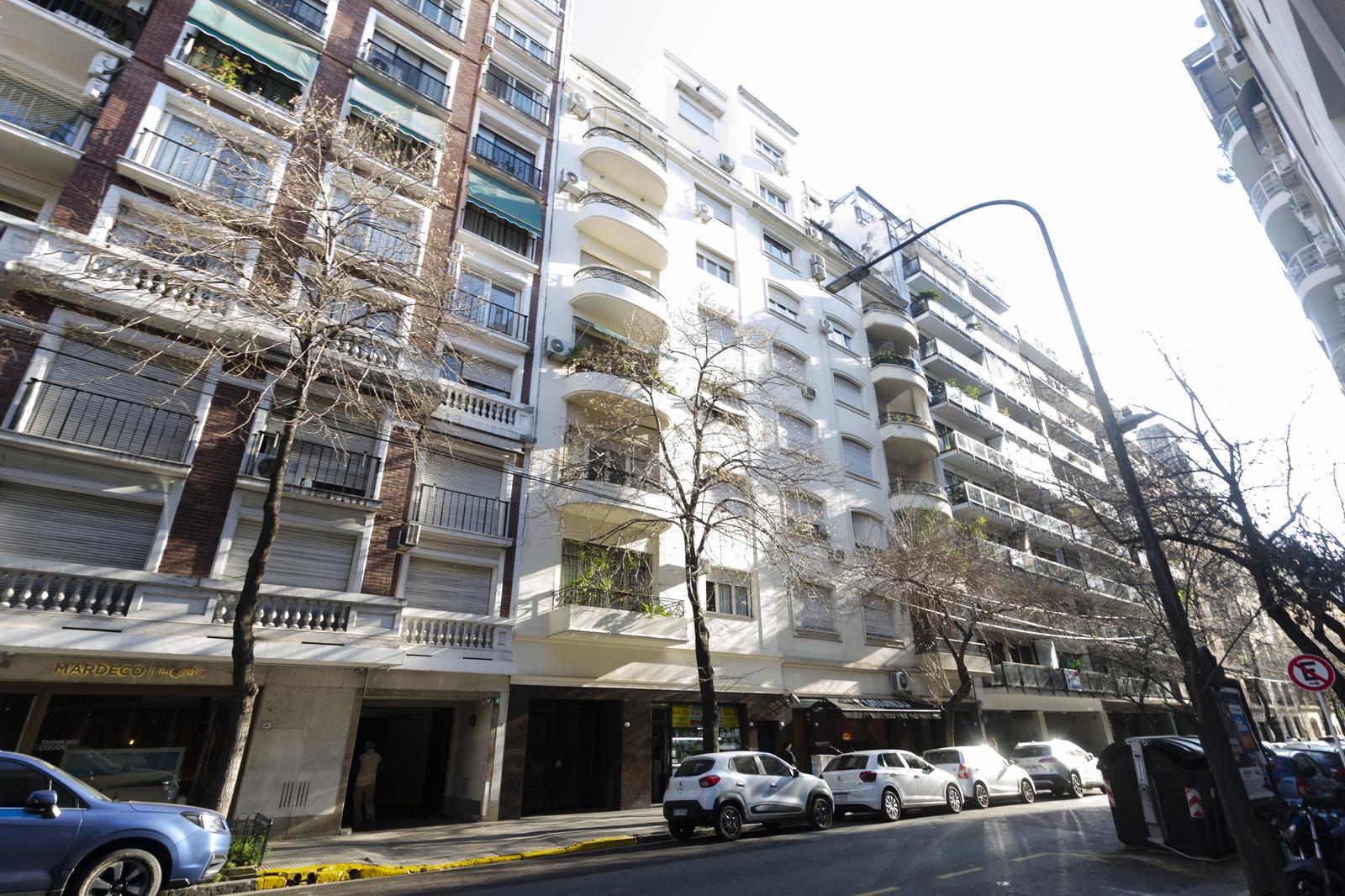 Departamento en venta 3 ambientes en planta baja con patio propio - Recoleta