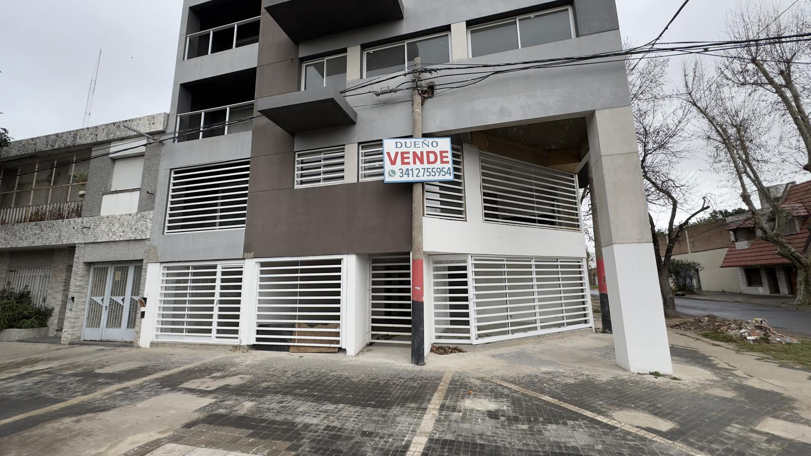 VENTA Local en  PB de EDIFICIO  BARRIO PARQUE