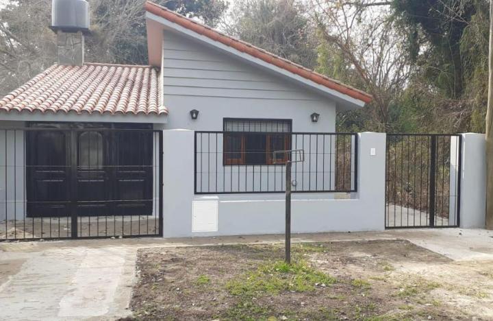 Venta Casa 2 Habitaciones, Servicios, Av. del Rosario y Galindo - Funes