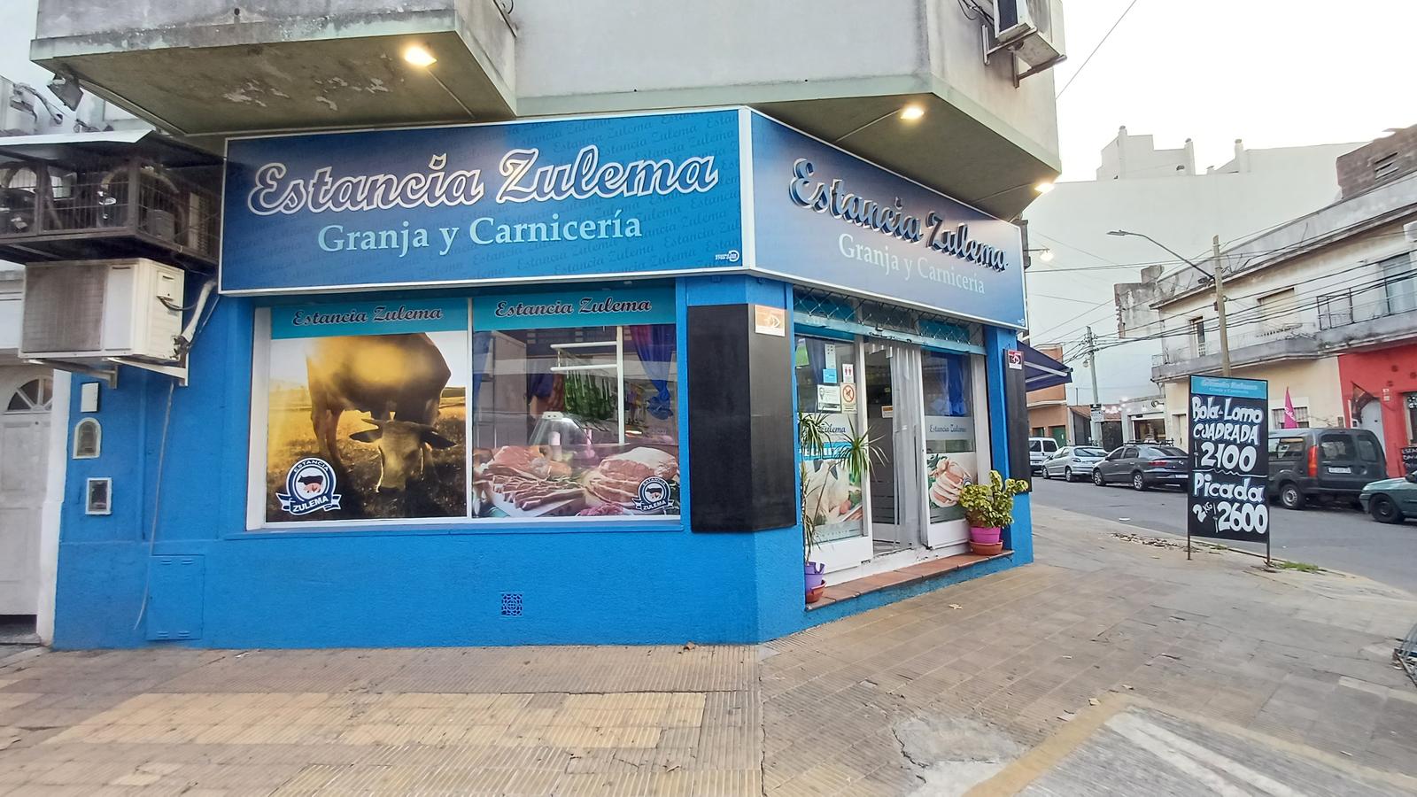 Venta Local comercial, Saenz Peña, esquina muy bien ubicada, pocas cuadras estación