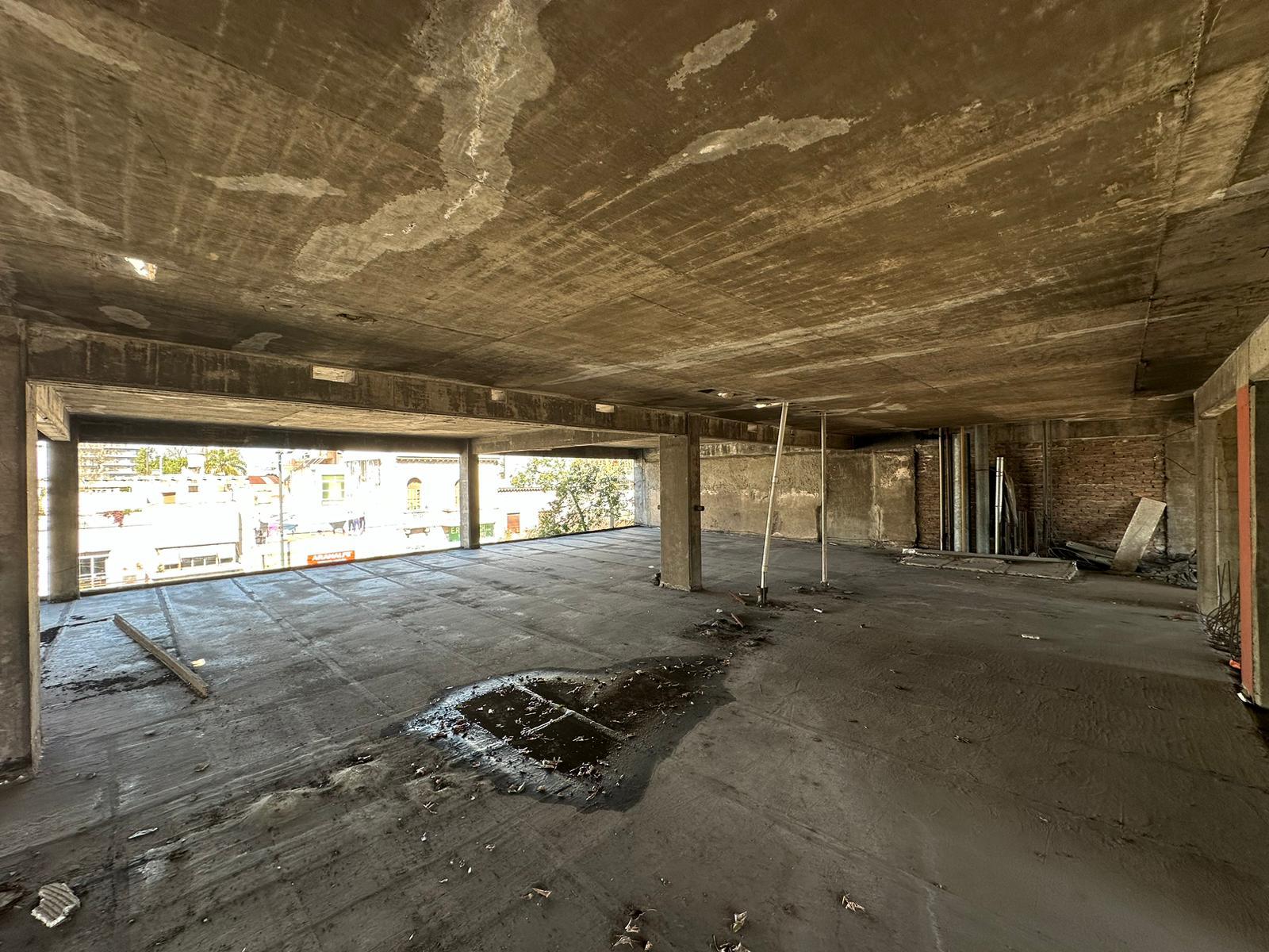 Edificio Comercial en Floresta Ex Clínica Médica.