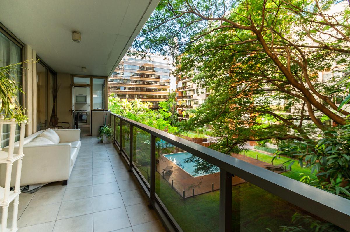 Departamento en venta. Piso de 4 amb. Balcón terraza. Amenities. Complejo Brisas. - Puerto Madero