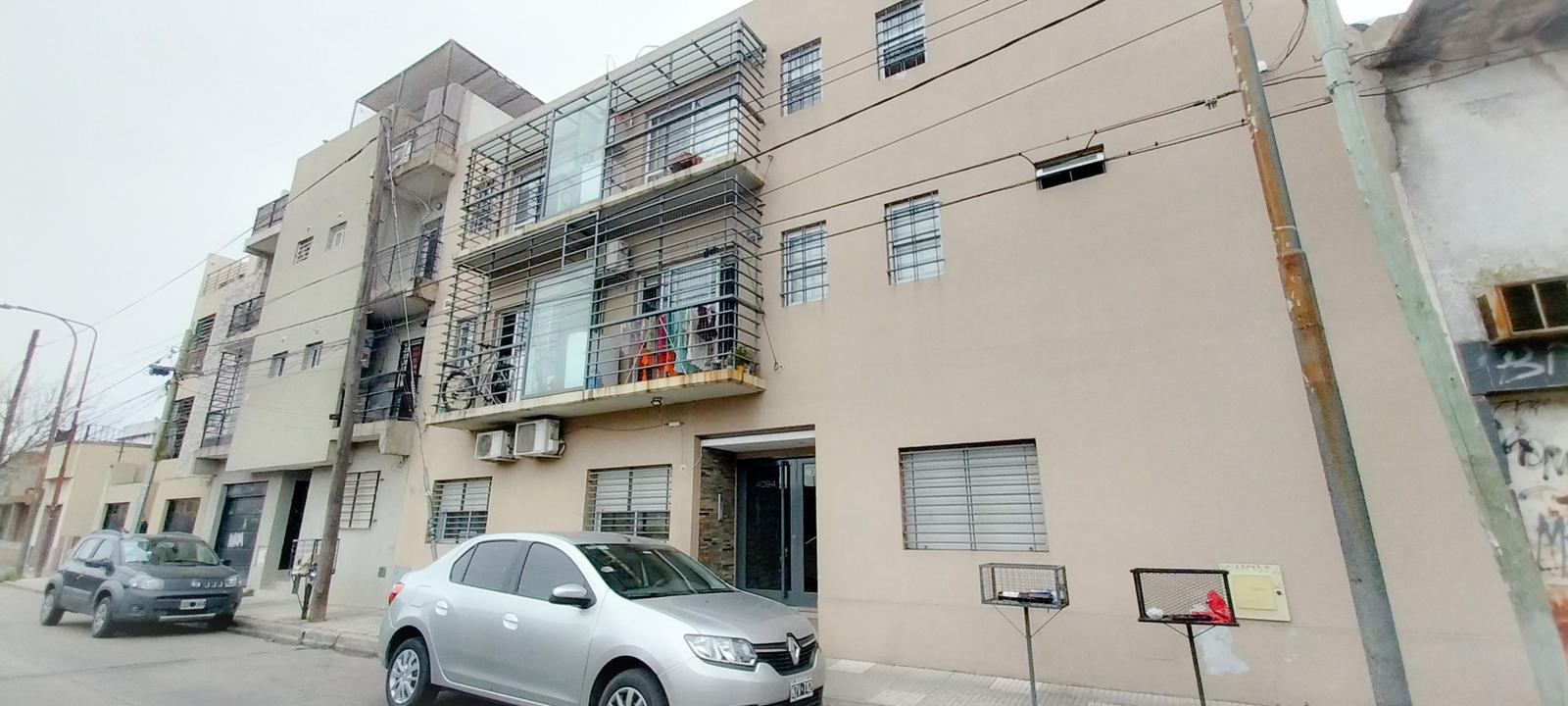 Departamento en  VENTA-2 AMBIENTES- SANTOS LUGARES