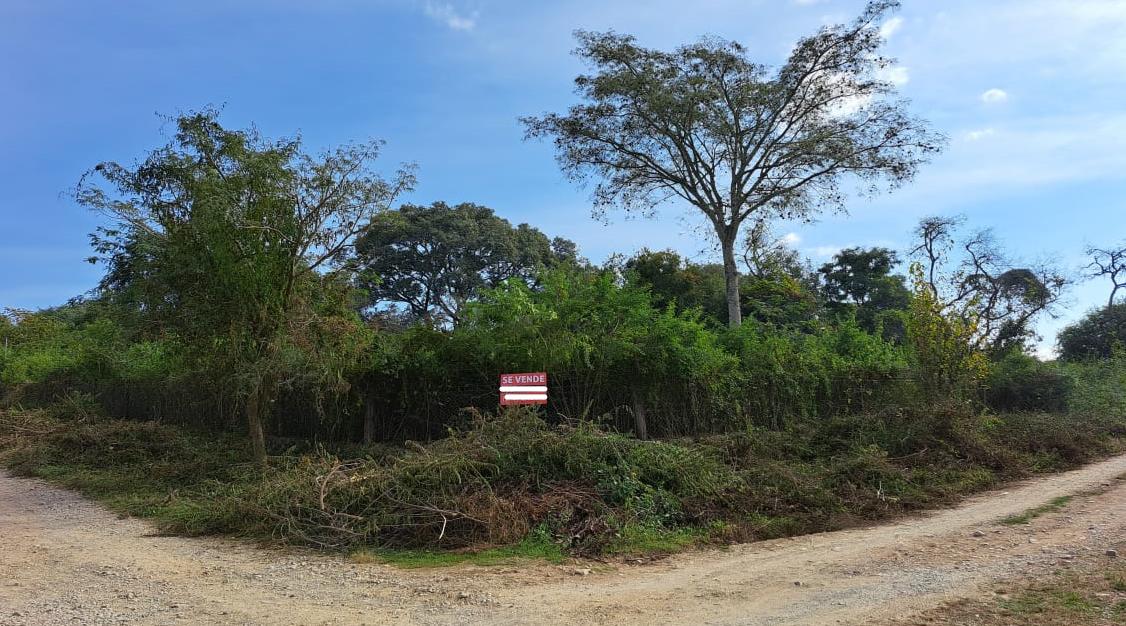 Terreno en Vaqueros, esquina