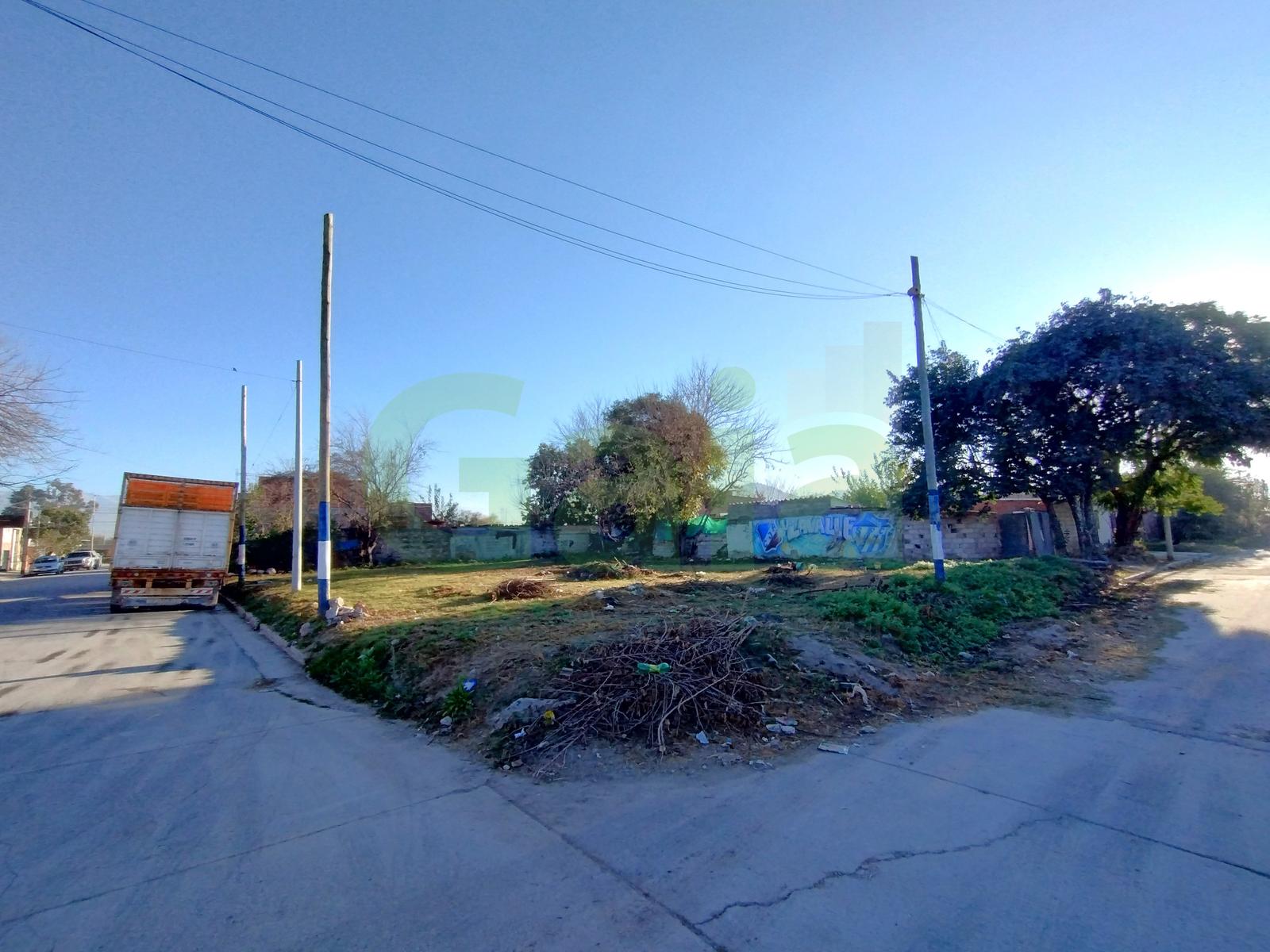 TERRENO ESQUINA EN VENTA VA LAVALLE