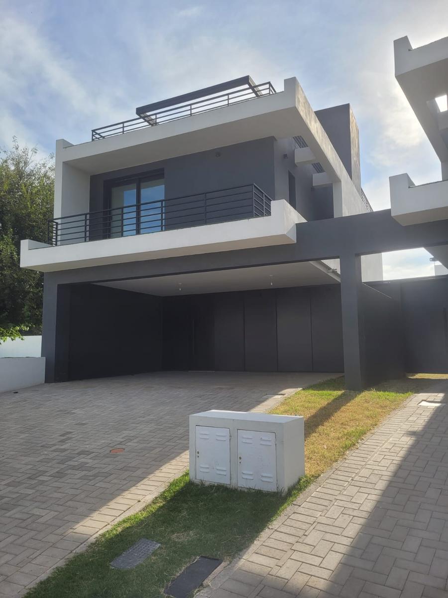 Venta Casa 3 dormitorios en La Calandria Zona Sur Cordoba