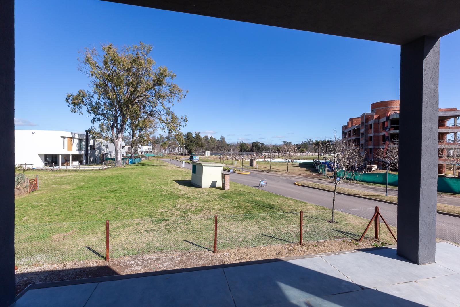 CASA A ESTRENAR EN LAGOON PILAR