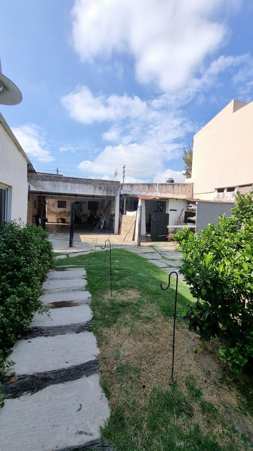 Venta en block Casa con dos locales