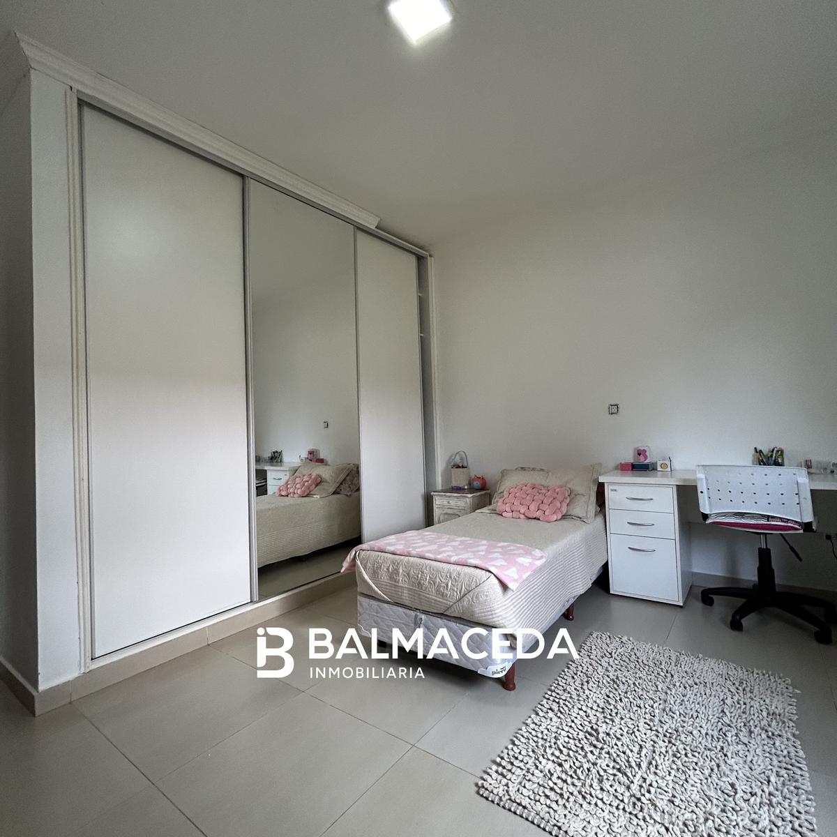 Hermosa casa ubicada en zona Av. 213 y Av. Pueyrredor - Bº Sas Lucas