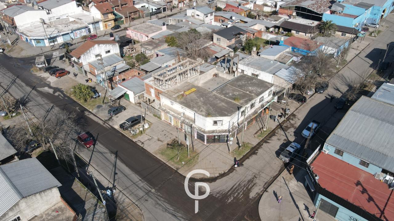 VENTA LOCAL COMERCIAL MAS DEPARTAMENTOS MORENO- CRUCE CASTELAR -TRUJUI