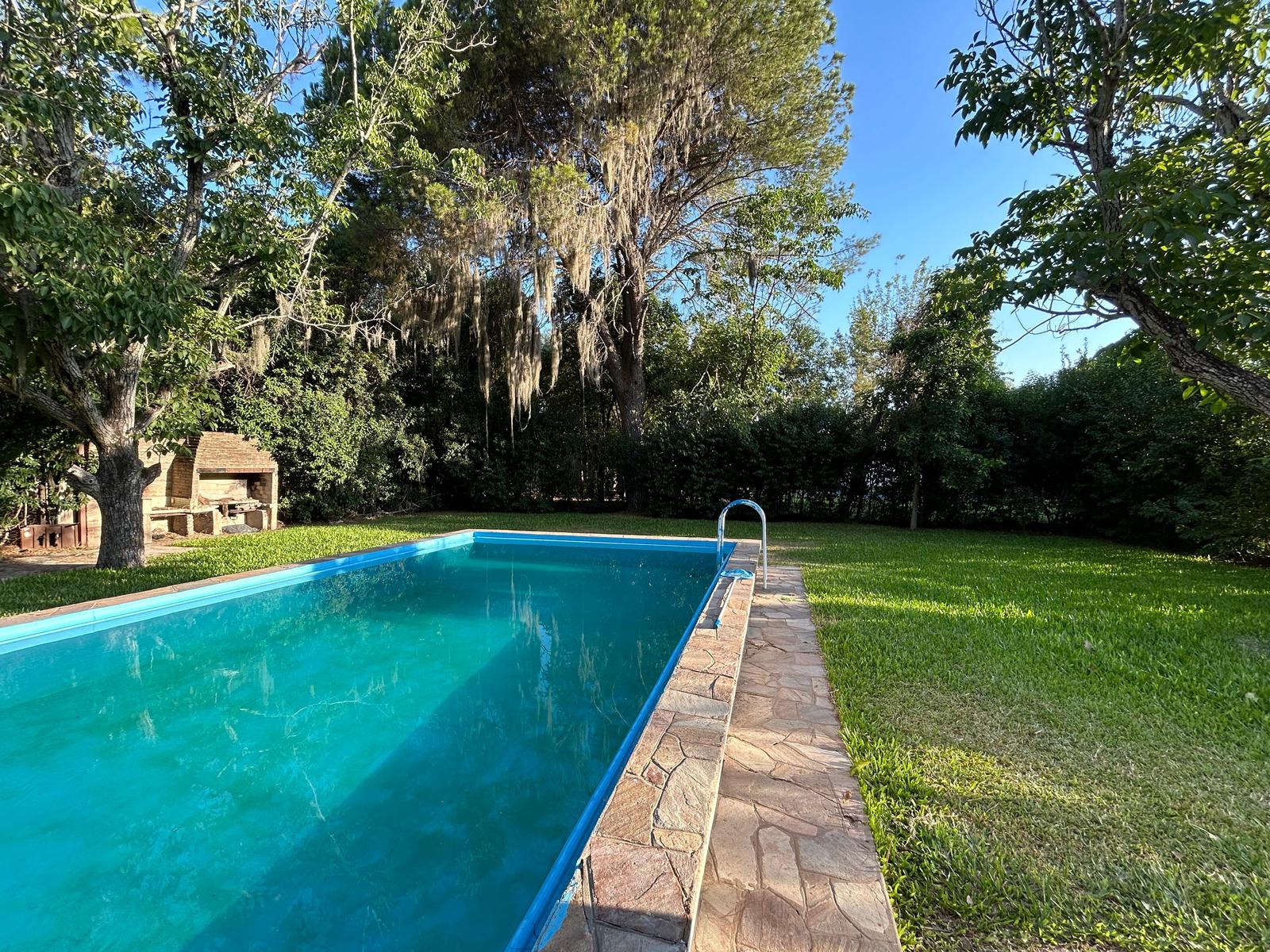 Venta Casa  Funes garita 14 2 dormitorios piscina jardín parquizado