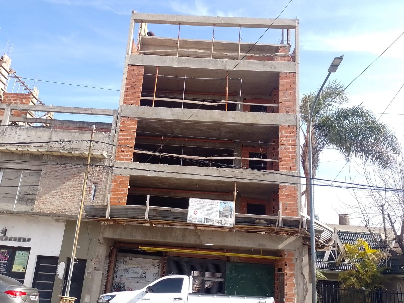 Departamento en  VENTA en barrio Naon con Cochera !!!!