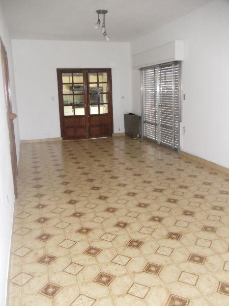 Venta PH en Lanús Oeste Departamento al frente con entrada independiente