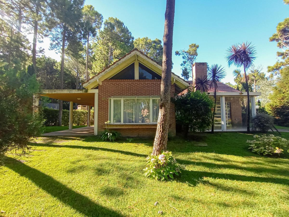 Casa 7 ambientes en venta en Pinamar Norte - La Victoria y Troya