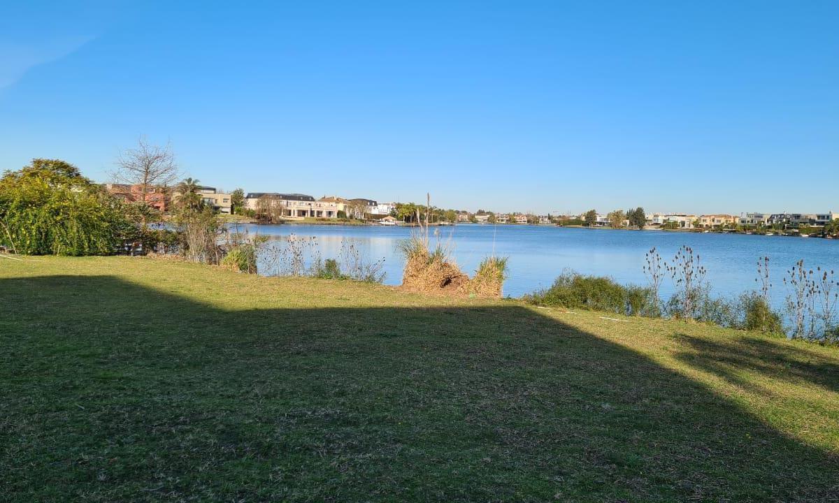 Lote de Terreno 1490 m2, al lago Central. Venta en Los Castores, Nordelta, Tigre