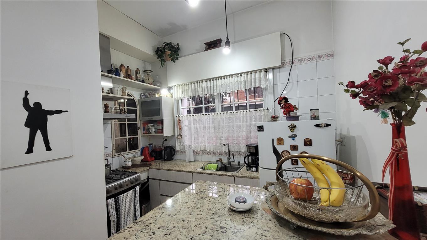 Casa 4amb en venta, con garage y patio prox. Av. Laprida. Villa Martelli