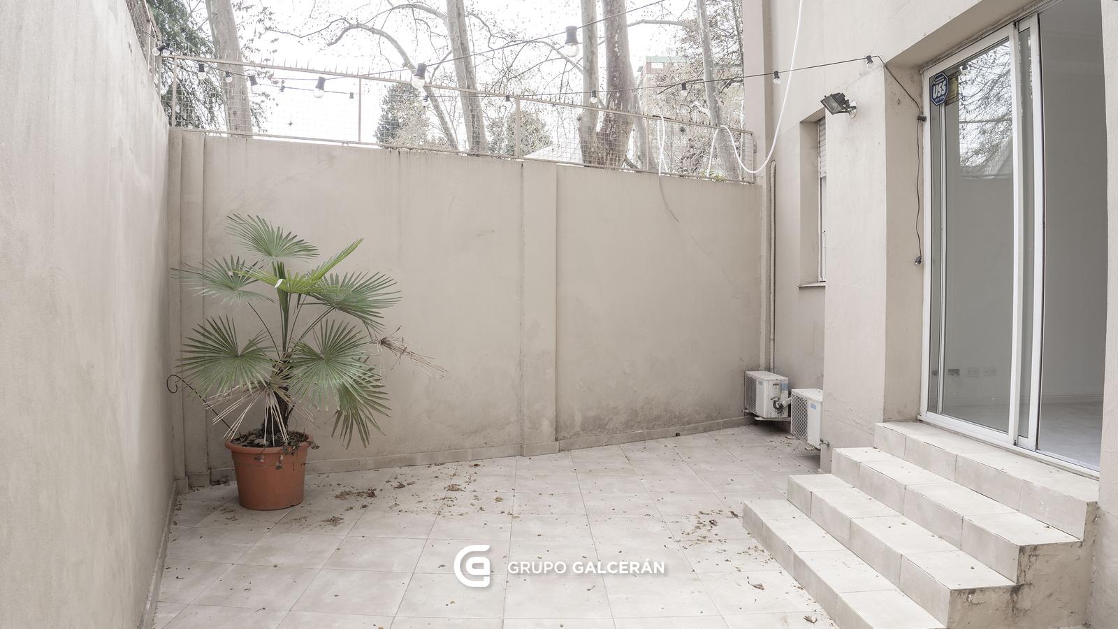 3 ambiente con patio en Coghlan - venta