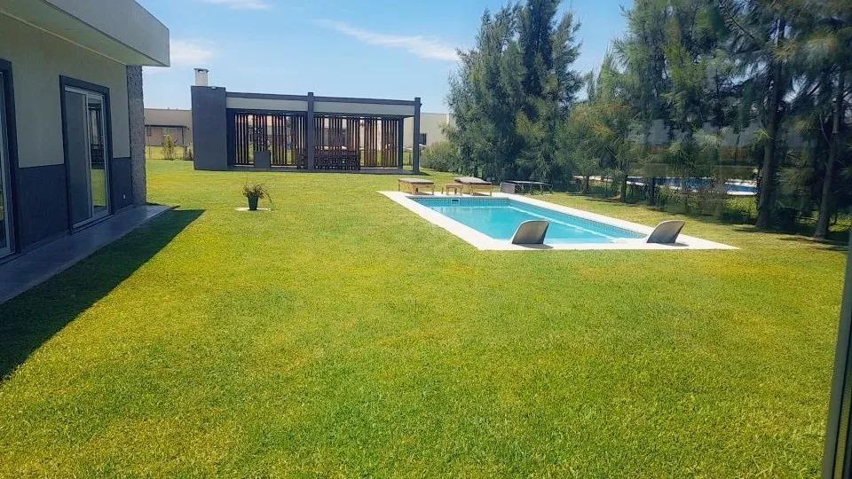 Casa en Venta/ Alquiler en Fincas del Alba , Canning