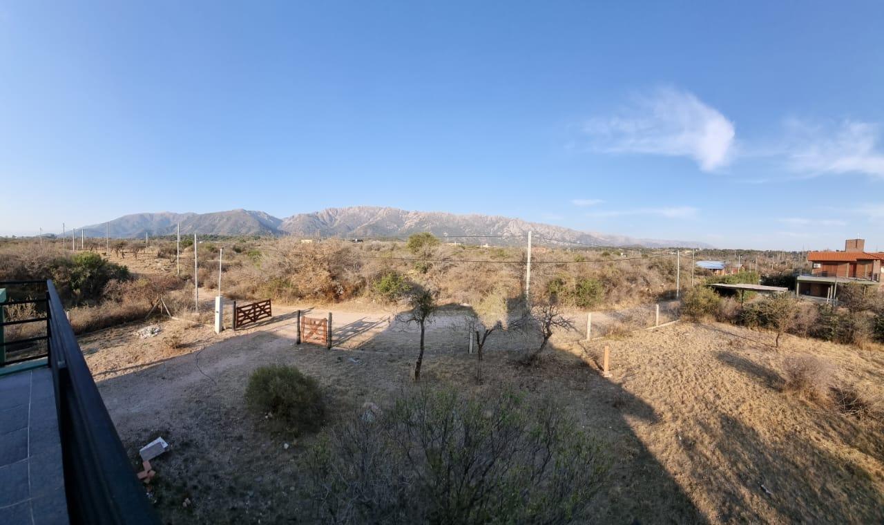 Exclusivo Chalet con Vistas Panorámicas a la Sierra y el Arroyo