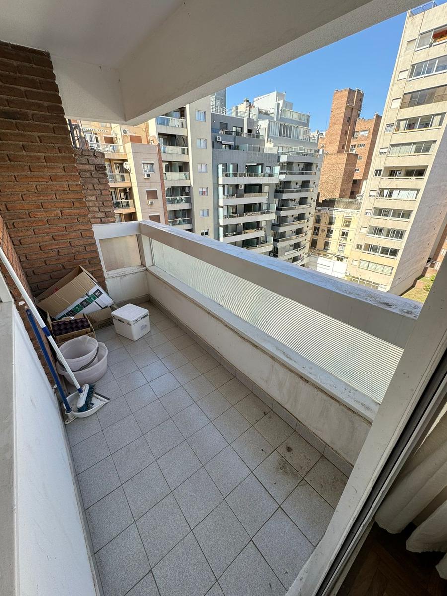 Venta sobre Estrada 1 dorm con dos balcones