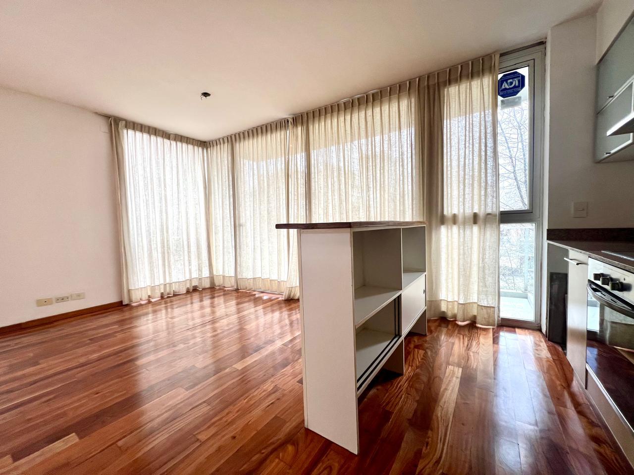 Departamento en Palermo Nuevo de 2/3 ambientes con balcón y cochera fija.