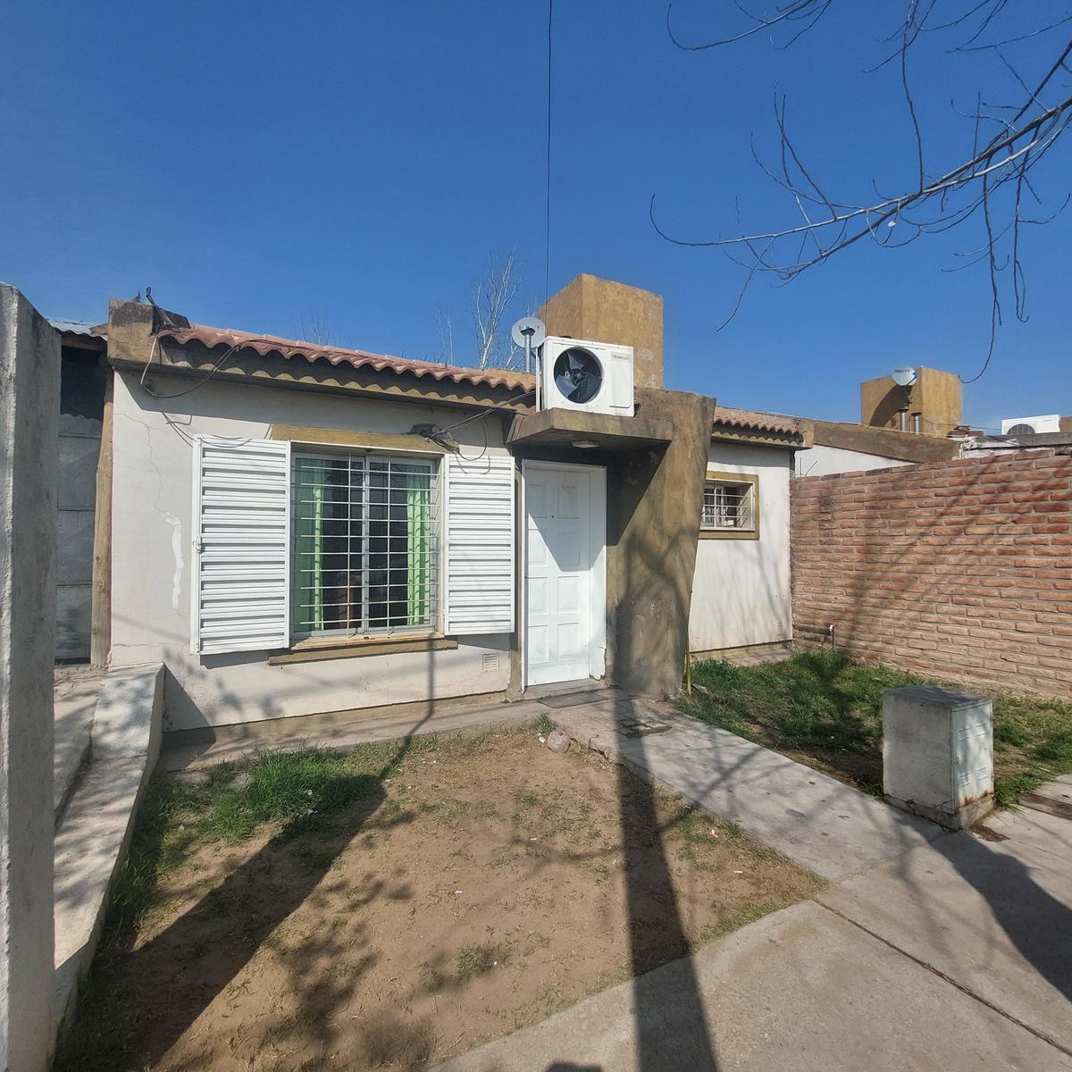 Casa en  barrio la ribera