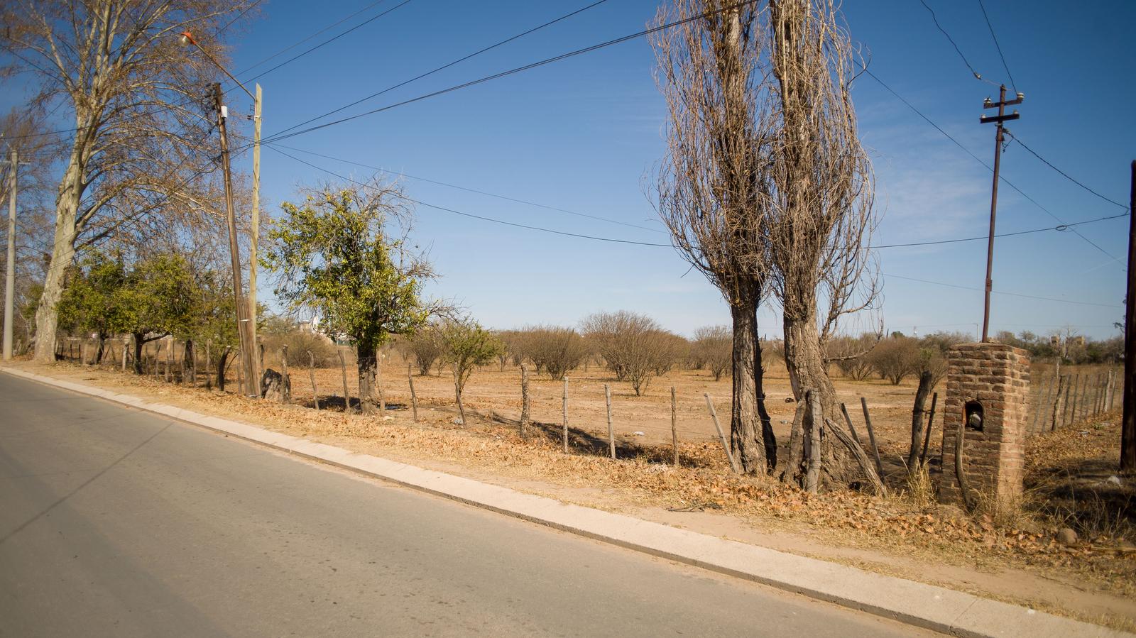 Venta de terrenos en Villa Dolores sobre calle Almirante Brown