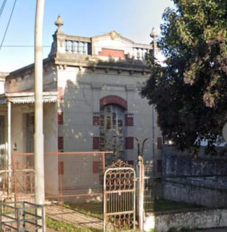 Lote casa a reciclar a la venta en Bernal