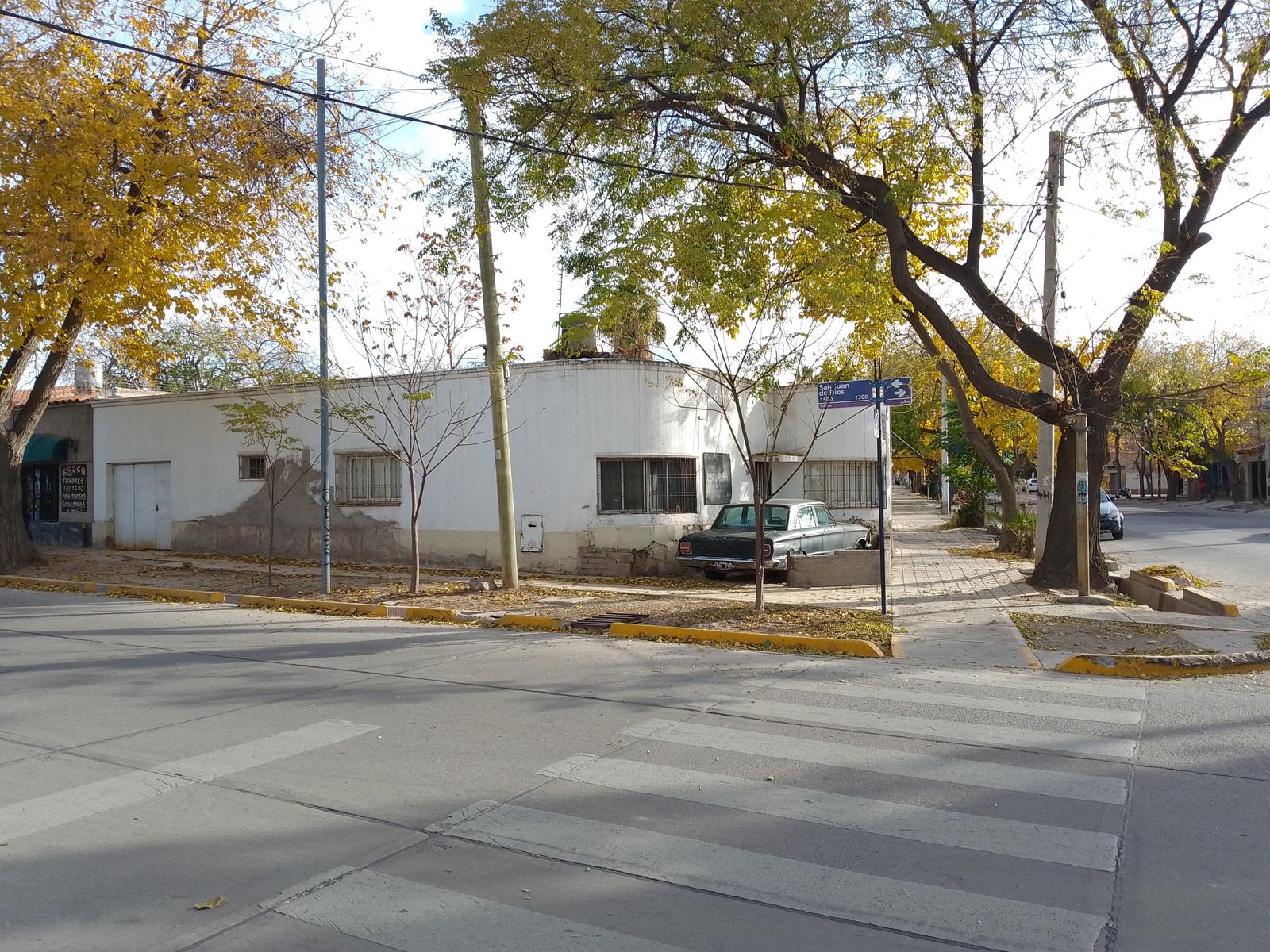 Terreno esquina en venta en Dorrego de Guaymallén