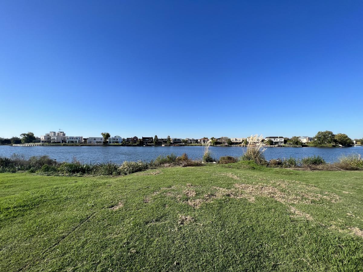 Lote al Lago  en Venta en Barbarita!