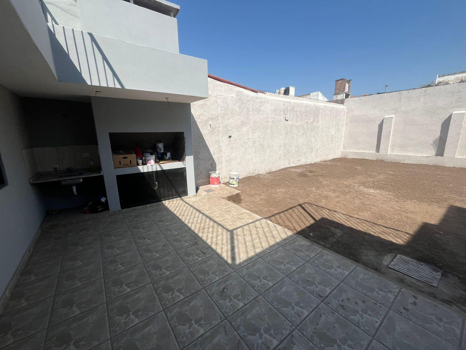 Casa en Venta en Parque Horizonte.  4 dormitorios, cochera y jardin. APTO CREDITO BANCOR