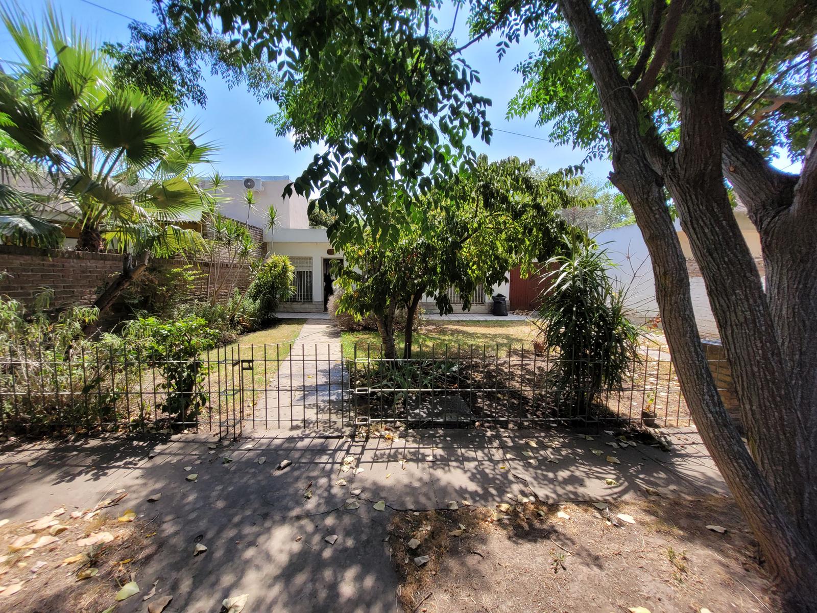 CASA EN VENTA. EXCELENTE OPORTUNIDAD