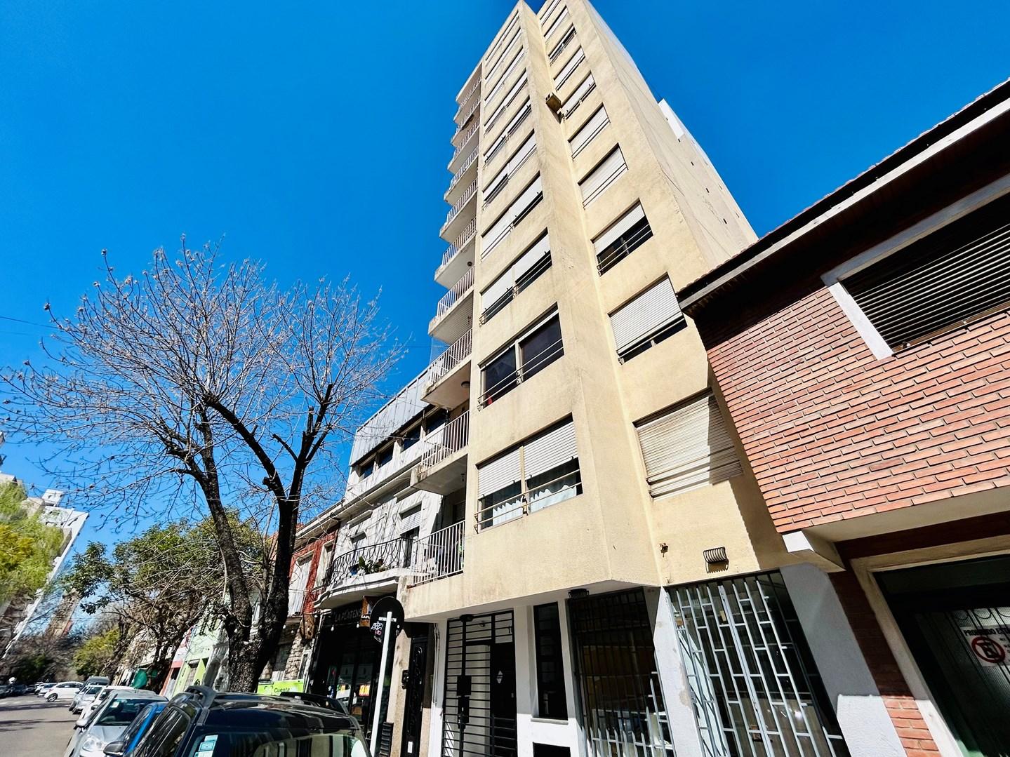 Departamento  2 dormitorios en venta La Plata