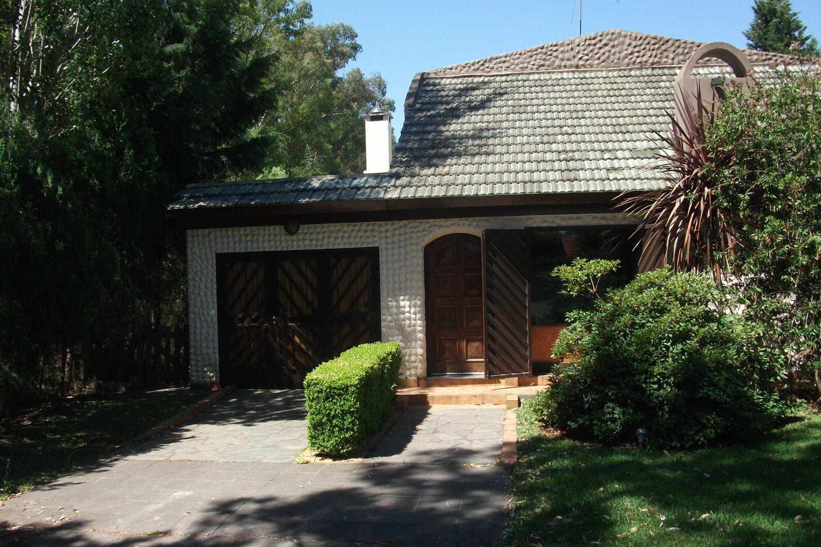 CASA EN VENTA 4AMB - COUNTRY CLUB VENADO 2